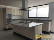 VENTA DE CASA EN LOMAS DE ANGELOPOLIS