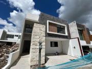 VENTA DE CASA EN LOMAS DE ANGELOPOLIS III