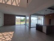 VENTA DE CASA EN LOMAS DE COCOYOC CON TODOS LOS SERVICIOS
