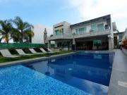 Venta de casa en Lomas de Cocoyoc, Morelos. Con alberca...