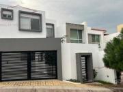 VENTA DE CASA EN LOMAS DE GRAN JARDÍN