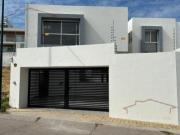 VENTA DE CASA EN LOMAS DE GRAN JARDÍN