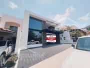 VENTA DE CASA EN LOMAS DE LAS AMERICAS SUR