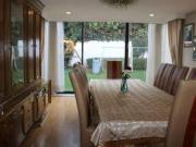 VENTA DE CASA EN LOMAS DE LAS PALMAS CON JARDÍN