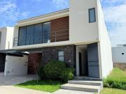 VENTA DE CASA EN LOMAS DEL MOLINO 2