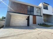 VENTA DE CASA EN LOMAS DEL MOLINO III