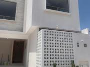 VENTA DE CASA EN LOMAS SECTOR VIÑEDOS, TORREON