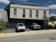 VENTA DE CASA EN LOS ROBLES RESIDENCIAL EN COTO GALEANAS