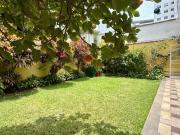 VENTA DE CASA EN MIRAFLORES RECIENTEMENTE REMODELADA EN...