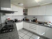 Venta de Casa en Monte Everest a media calle de zona...