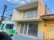 Venta de Casa en Oblatos Remodelada, 3 Recámaras,...