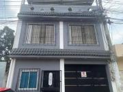 Venta de Casa en Orquideas, 6 Habitaciones Norte de...