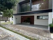 VENTA DE CASA EN PARQUE CUERNAVACA CUATRO RECAMARAS