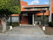VENTA DE CASA EN PORTONES DEL MORAL REMODELADA NORTE DE...