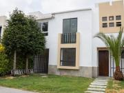 VENTA DE CASA EN PRIVADA COLORIN EN BOSQUES RESIDENCIAL...