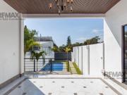 Venta de casa en privada con vigilancia en Burgos,...