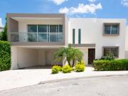 VENTA DE CASA EN PRIVADA EN CHUBURNA DE HIDALGO ERIDA YUC