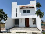 VENTA DE CASA EN PRIVADA EN MAYORAZGO RESIDENCIAL CON...