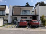 VENTA DE CASA EN RESIDENCIAL ALBORETO EN METEPEC