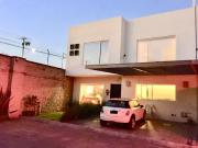 VENTA DE CASA EN RESIDENCIAL BOSQUE DE SAUCES EN METEPEC