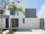 Venta de casa en residencial Cholul