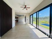 VENTA DE CASA EN RESIDENCIAL LAGOS DEL SOL CANCUN