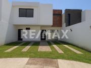 Venta de Casa en Residencial Santa Fe Corregidora,...