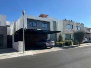 Venta de casa en San Jeronimo frente Plaza Paseo en...