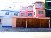 VENTA DE CASA EN SAN MIGUEL FRENTE A PARQUE