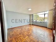 Venta de Casa en Surco | 2 Pisos + Azotea | Ubicación...