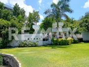 Venta de casa en Tequesquitengo, Morelos con acceso al...