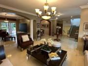 Venta de Casa en Urb. Cumbres de los Ceibos con 4...