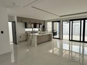 Venta de Casa en Urb. Isla Celeste, 4 Habitaciones, Area...