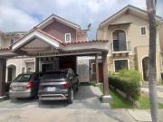 VENTA DE CASA EN URB. TERRANOSTRA