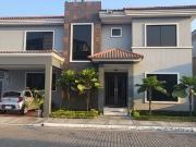 Venta de Casa en Urbanización Atlantis – Vía a...