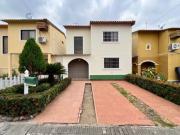 Venta de Casa en Valle Alto etapa New York con 3...