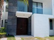 Venta de casa en Valle de Juriquilla muy iluminada, 1...
