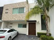 Venta de casa en Valle imperial coto imperio sueco