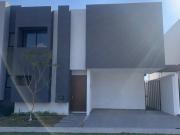 VENTA DE CASA EN VALLES DEL MOLINO C 03