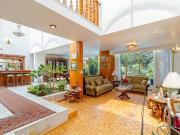 VENTA DE CASA EN VILLA COAPA CON ESPACIOS AMPLIOS Y...