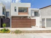 VENTA DE CASA EN VILLA MAGNA A PRECIO DE REMATE!