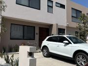 Venta de casa en Virrey de Cataluña en Lomas del Marqués...