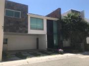 Venta de casa en Zona Plateada, amplia, moderna y con...