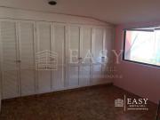 Venta de Casa en Zona Residencial con Jardín