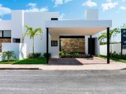 VENTA DE CASA ENTREGA EN JUNIO 2025 EN PRIVADA...