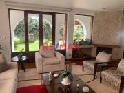 Venta De Casa Espaciosa E Iluminada Con Piscina En Zona...