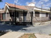 VENTA DE CASA ESQUINA B°JARDÍN TRAPICHE GODOY CRUZ