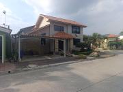 Venta de casa esquinera en Vía a la Costa, urbanización...