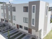 Venta de casa esquinera, Sector Conocoto, junto al...