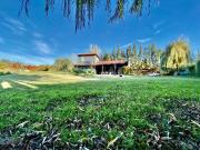 Venta de casa estilo campestre en barrio semipriv